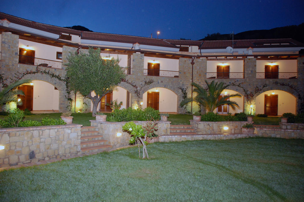 Residence Il Casale Palinuro Bagian luar foto